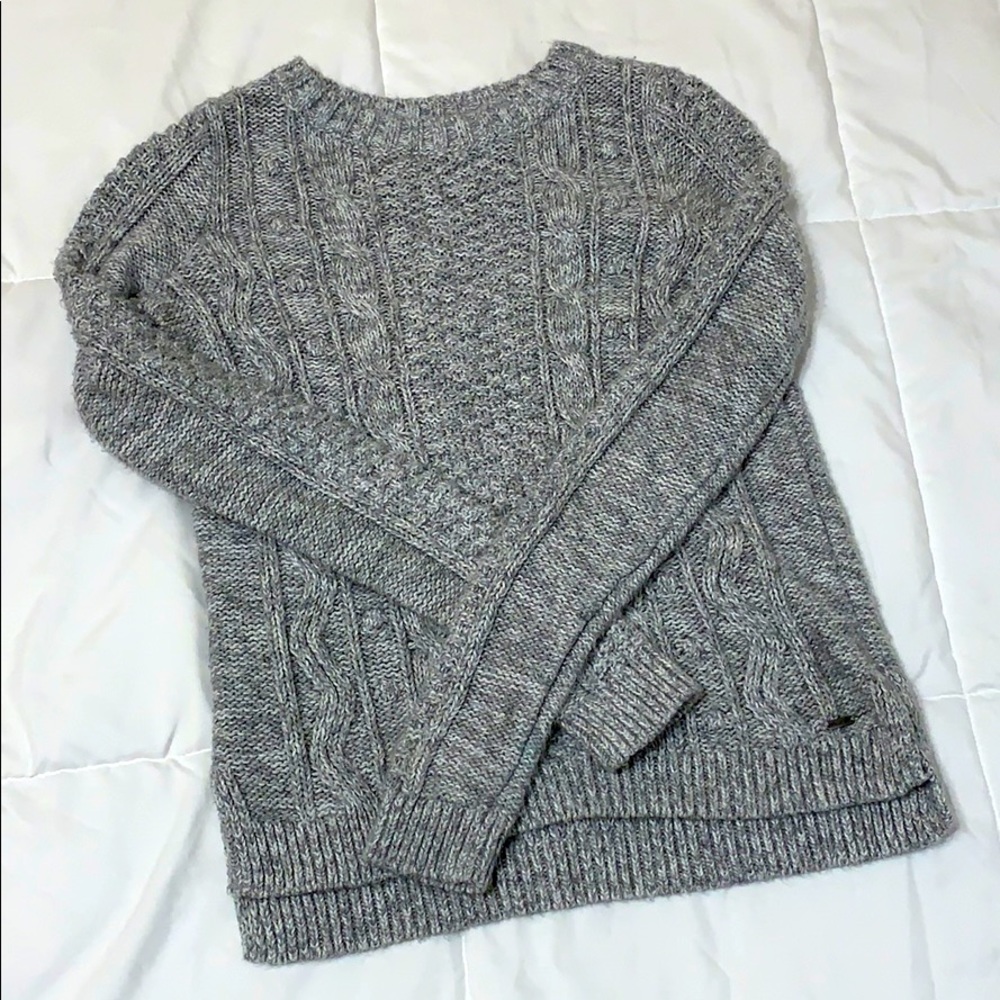 grey knit sweater